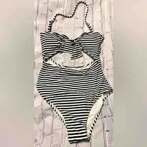 Cupshe Black & White Stripe One-piece Bathing Suit Size M